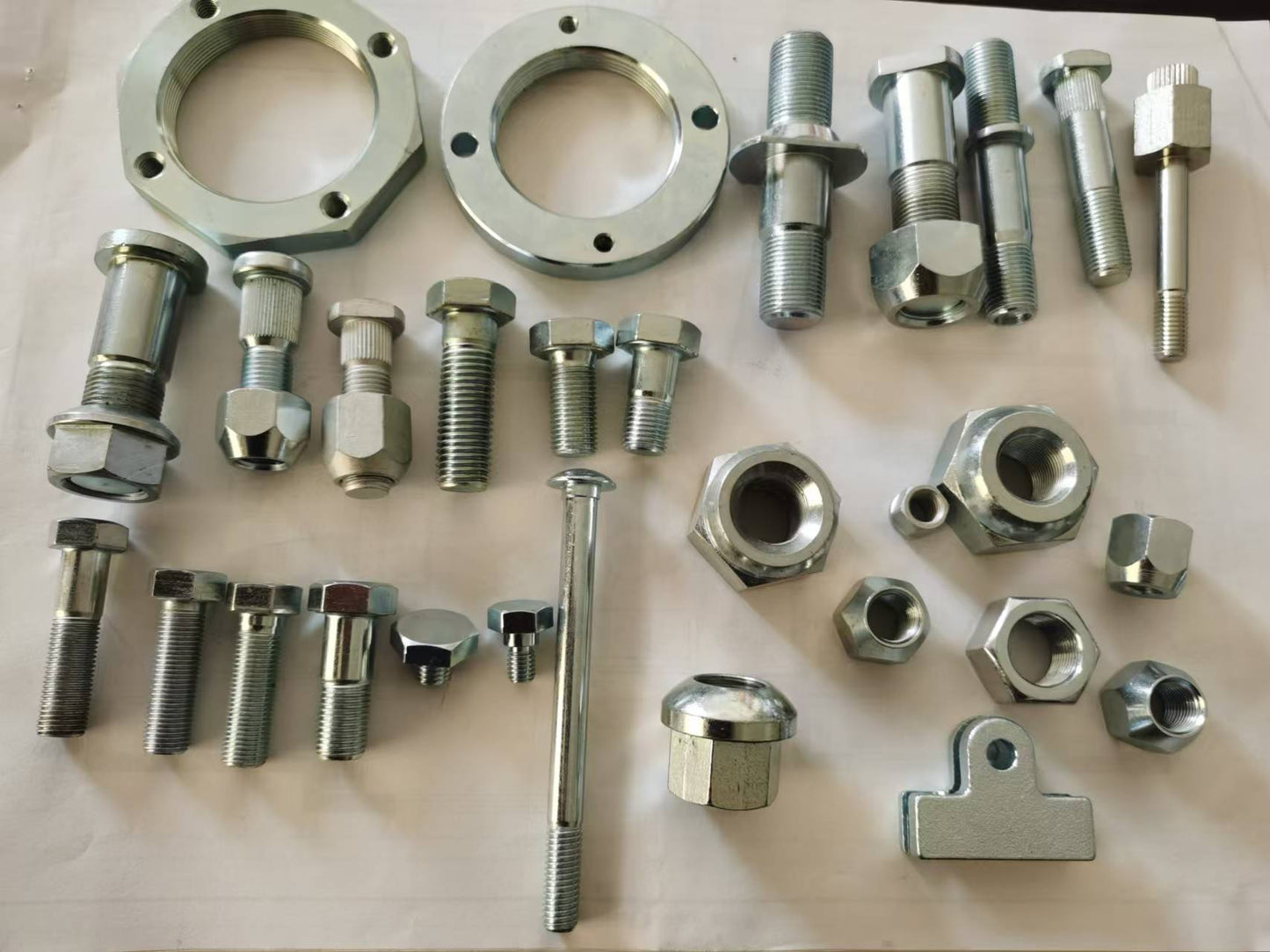 JiHong Forklift wheel bolts Starting lot 10000(Price please ask customer service)  Drive Shaft Screws High Strength Anti-Leakage Bolts